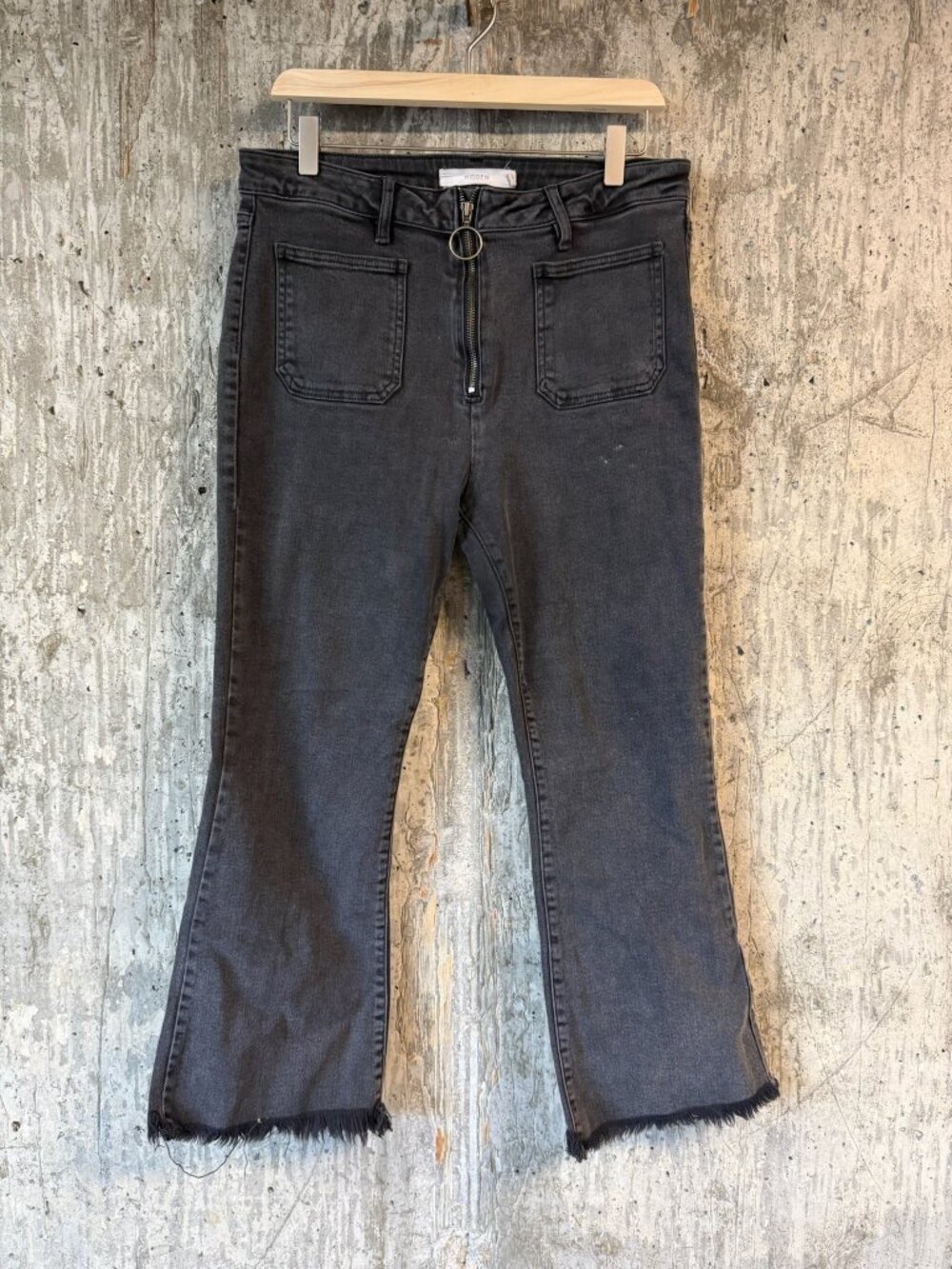 HIDDEN JEANS Women's Front Zip Raw Hew Jeans Size 31 In Black Wash